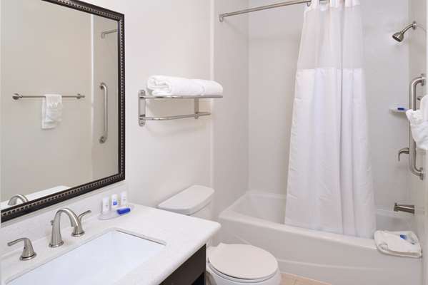  - Best Western Plus LA Mid-Town Hotel