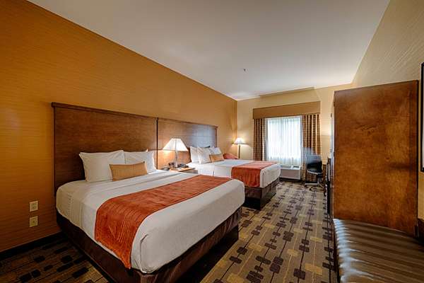  - Best Western Plus Delta Inn & Suites Oakley - CA 160, Exit 1