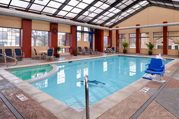 Pool - Best Western University Inn Fort Collins