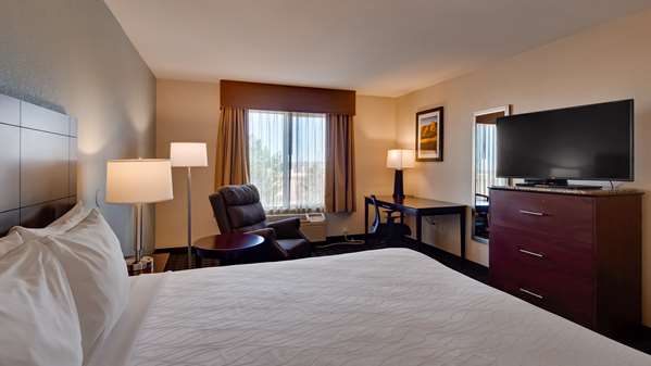  - Best Western Plus Gateway Inn & Suites Aurora