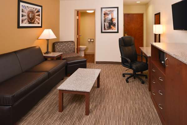 Suite - Best Western Executive Inn & Suites Colorado Springs - I-25, Exit 138