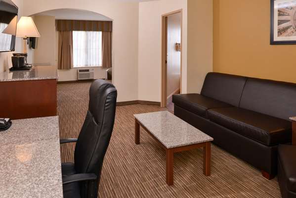 Suite - Best Western Executive Inn & Suites Colorado Springs - I-25, Exit 138