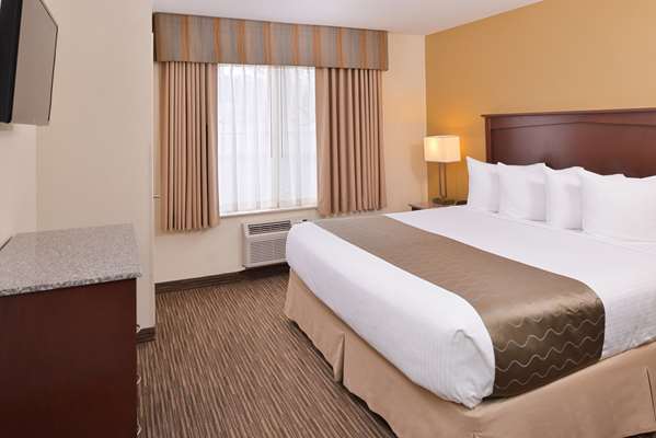 Suite - Best Western Executive Inn & Suites Colorado Springs - I-25, Exit 138