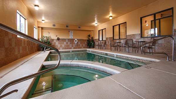 Pool - Best Western Plus Eagleridge Inn & Suites Pueblo - I-25, Exit 102