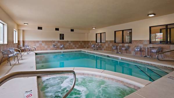 Pool - Best Western Plus Eagleridge Inn & Suites Pueblo - I-25, Exit 102