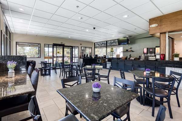 Amenities - Best Western Alpenglo Lodge Winter Park