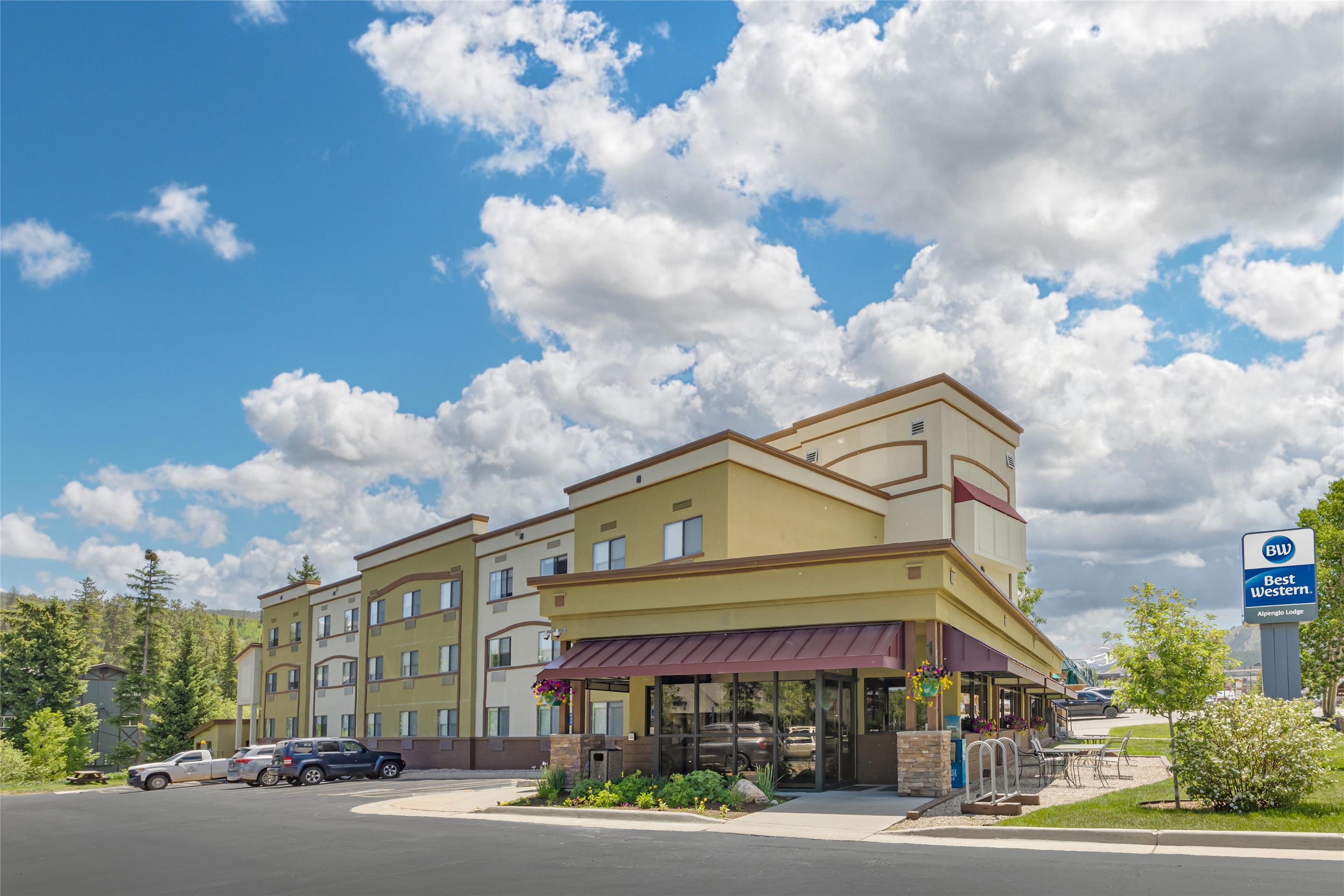 Exterior | Best Western Alpenglo Lodge