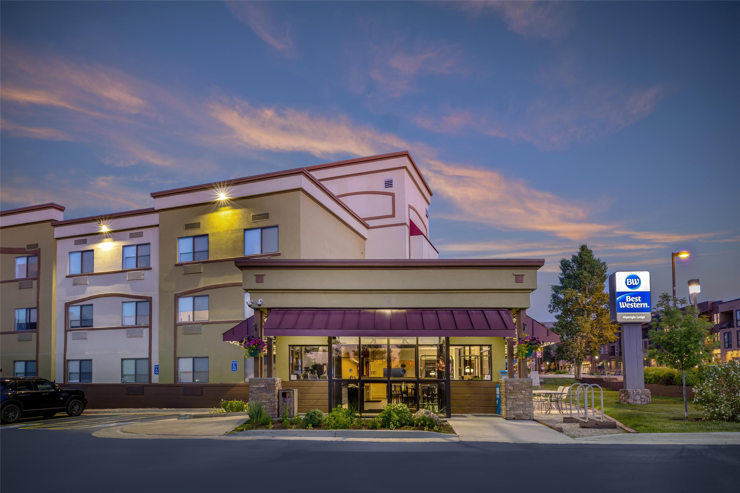 Exterior | Best Western Alpenglo Lodge