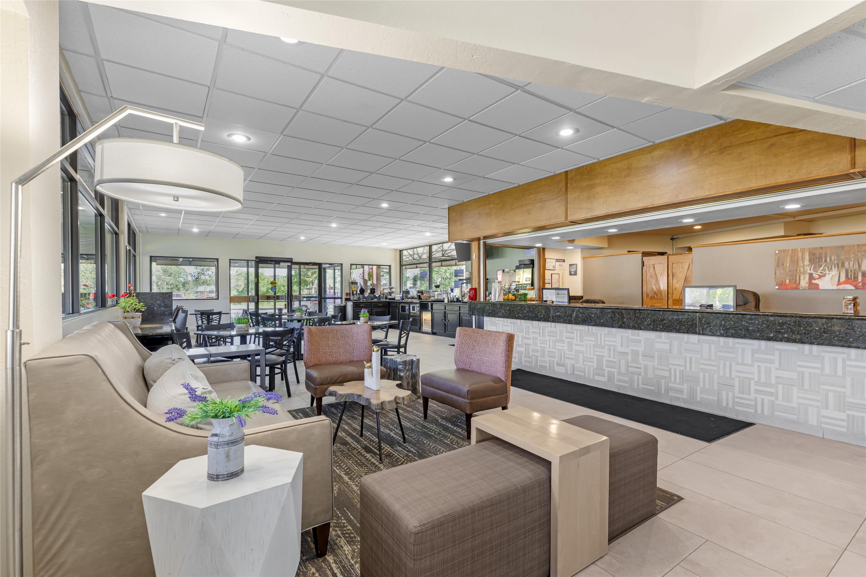 Lobby | Best Western Alpenglo Lodge