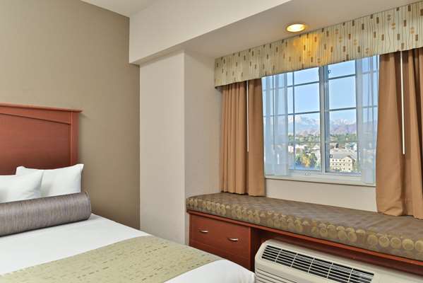  - Best Western Plus Peak Vista Inn & Suites - I-25, Exit 149