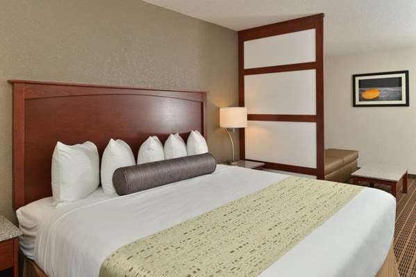 Suite - Best Western Plus Peak Vista Inn & Suites - I-25, Exit 149