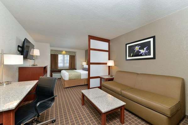 Suite - Best Western Plus Peak Vista Inn & Suites - I-25, Exit 149