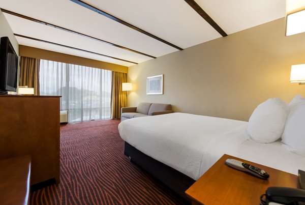 Suite - Best Western Executive Hotel West Haven - I-95, Exit 42