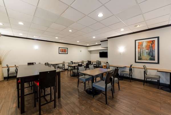 Restaurant - Best Western Executive Hotel West Haven - I-95, Exit 42