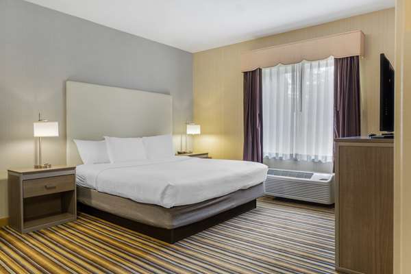  - Best Western Plus New England Inn & Suites Berlin
