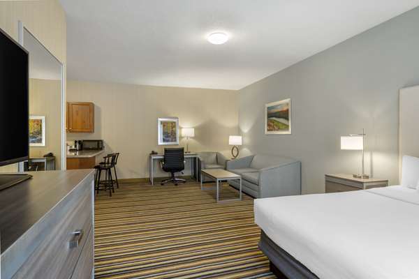  - Best Western Plus New England Inn & Suites Berlin