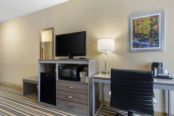  - Best Western Plus New England Inn & Suites Berlin