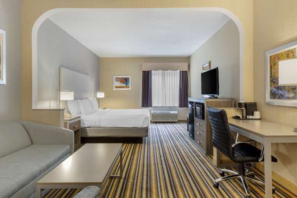 - Best Western Plus New England Inn & Suites Berlin
