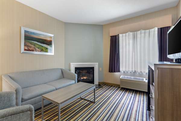  - Best Western Plus New England Inn & Suites Berlin
