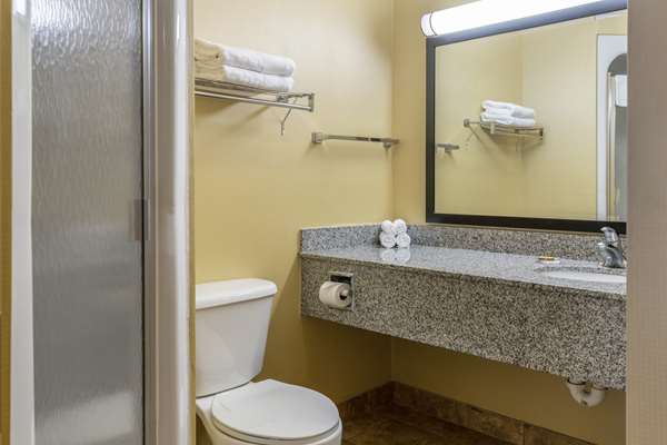  - Best Western Plus New England Inn & Suites Berlin