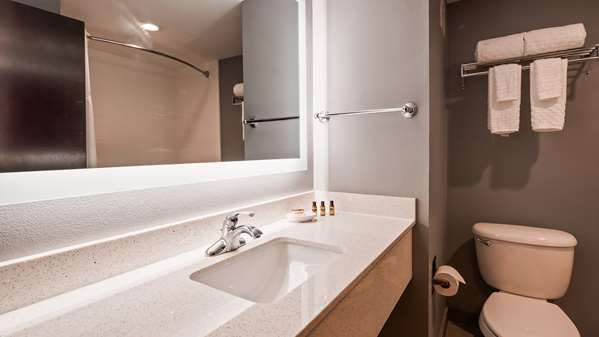  - Best Western Plus Fairfield Hotel - I-95, Exit 24