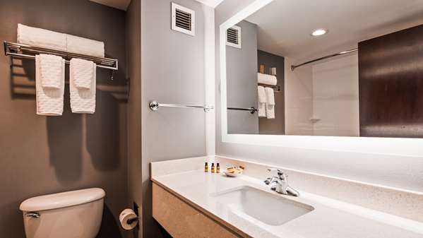  - Best Western Plus Fairfield Hotel - I-95, Exit 24