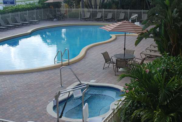 Pool - Best Western Plus University Inn Boca Raton