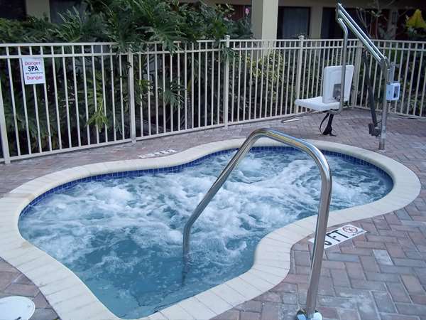 Pool - Best Western Plus University Inn Boca Raton