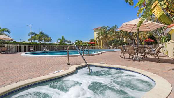Pool - Best Western Plus University Inn Boca Raton