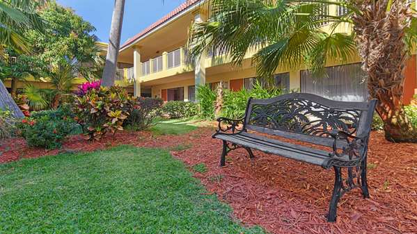  - Best Western Plus University Inn Boca Raton