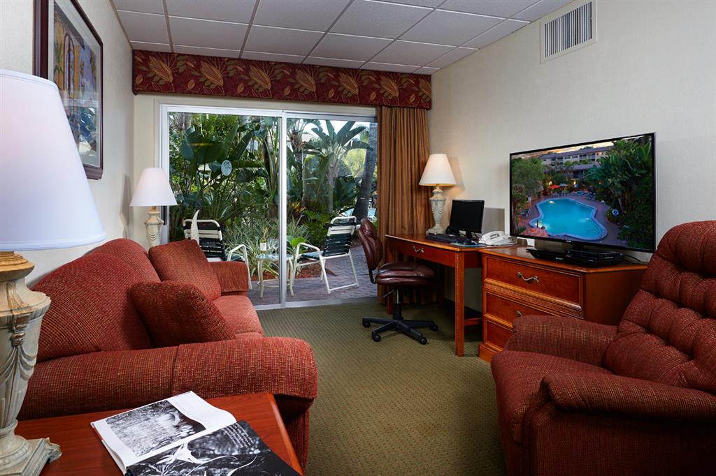 Best Western Naples Inn & Suites-guestroom-Guest Room,Suite,Indoor/Interior,On-Site.jpg