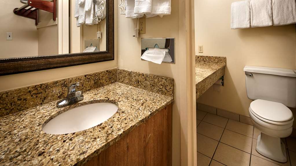 Best Western Crossroads Inn-guestroom-Guest Room,Bathroom,On-Site.jpg