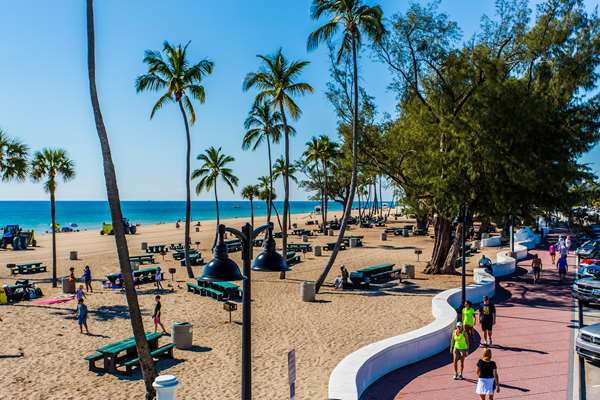 Beach - Best Western Plus Oceanside Inn Fort Lauderdale