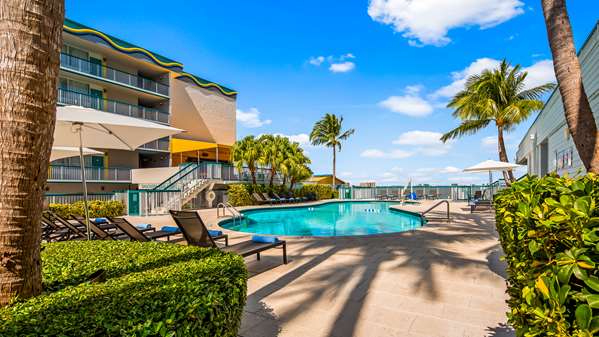 Pool - Best Western On the Bay Inn Marina N Bay Village