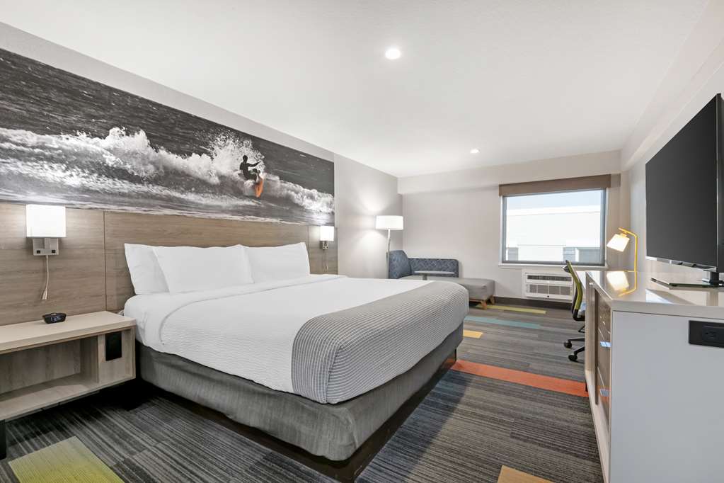 Best Western Oceanfront-guestroom-Guest Room,On-Site.jpg