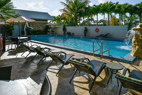 Pool - Best Western Plus Hollywood Aventura Hotel Hallandale Beach - I-95, Exit 18