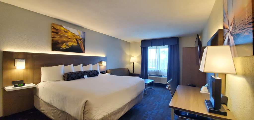 Best Western Plus Hollywood/Aventura-guestroom-Guest Room,On-Site.jpg