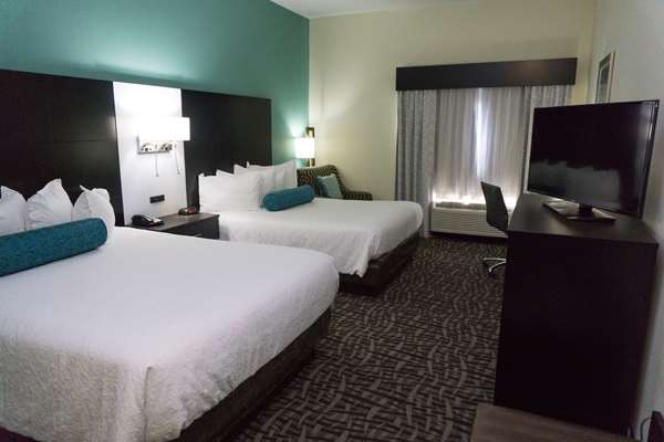 Guest Room,Bed,Guest Room Amenity,Living Area,Indoor/Interior,In-room,On-Site,View from room