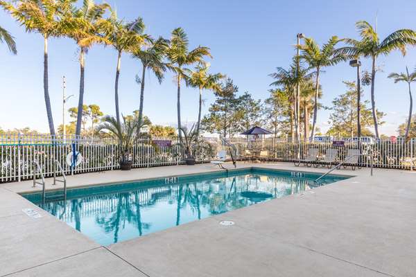 Pool - Best Western Plus Sebastian Hotel & Suites - I-95, Exit 156