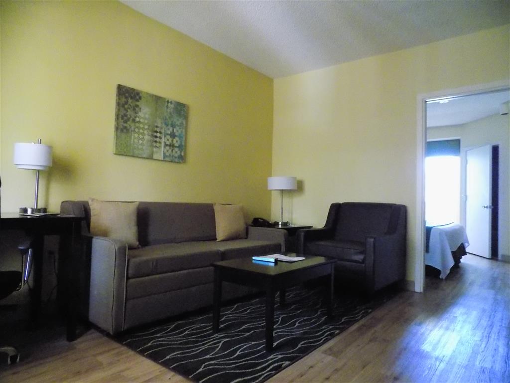 Best Western Plus Deerfield Beach Hotel & Suites-guestroom-Guest Room,Suite,Indoor/Interior,On-Site.jpg