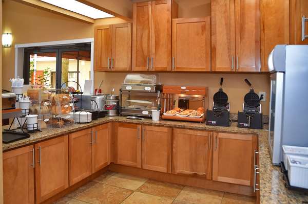 Restaurant - Best Western Orlando East Inn & Suites - I-4, Exit 101