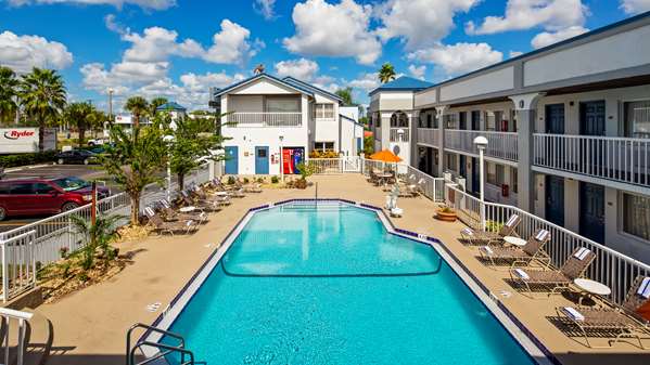 Pool - Best Western Orlando East Inn & Suites - I-4, Exit 101