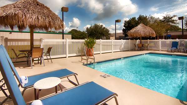 Pool - Best Western Auburndale Inn & Suites