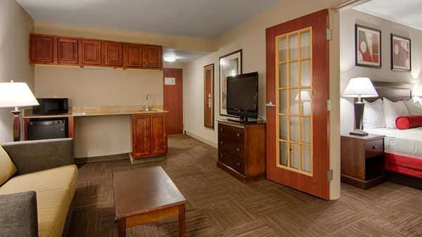 Suite - Best Western Auburndale Inn & Suites