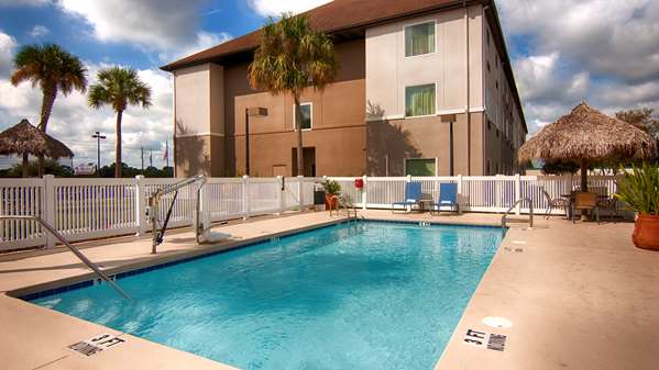 Pool - Best Western Auburndale Inn & Suites
