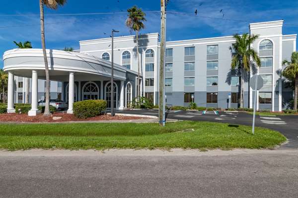Exterior view - Best Western Fort Myers Inn & Suites