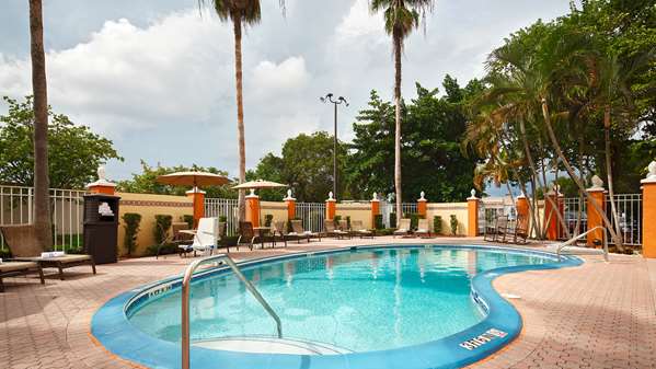 Pool - Best Western Fort Myers Inn & Suites