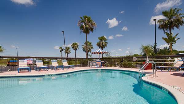 Pool - Best Western Inn Okeechobee