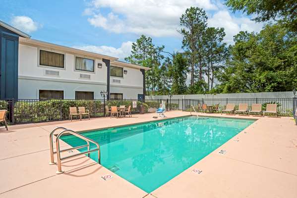 Pool - Best Western Wakulla Inn & Suites Crawfordville