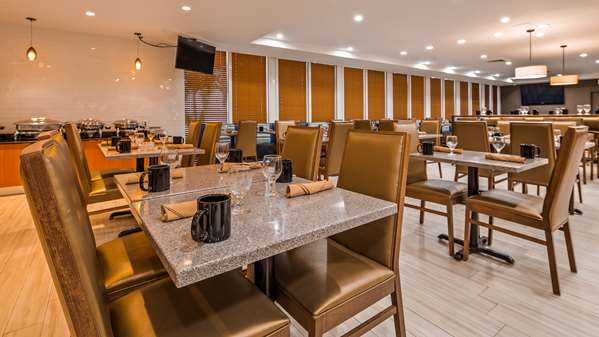 Restaurant - Best Western Plus Atlantic Beach Resort North Miami Beach